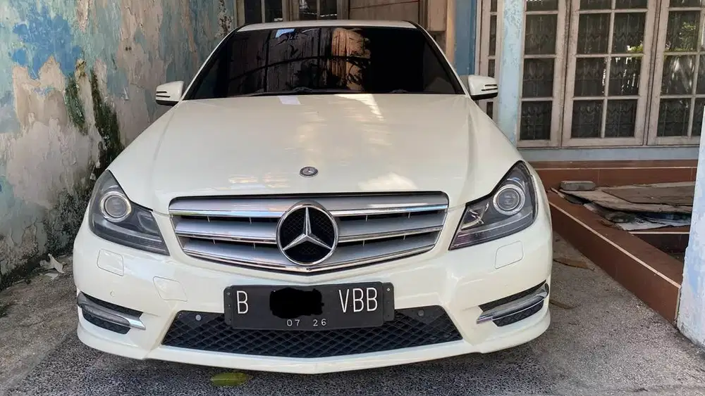 Mercedes-Benz C250 Avantgarde CGI (2011)