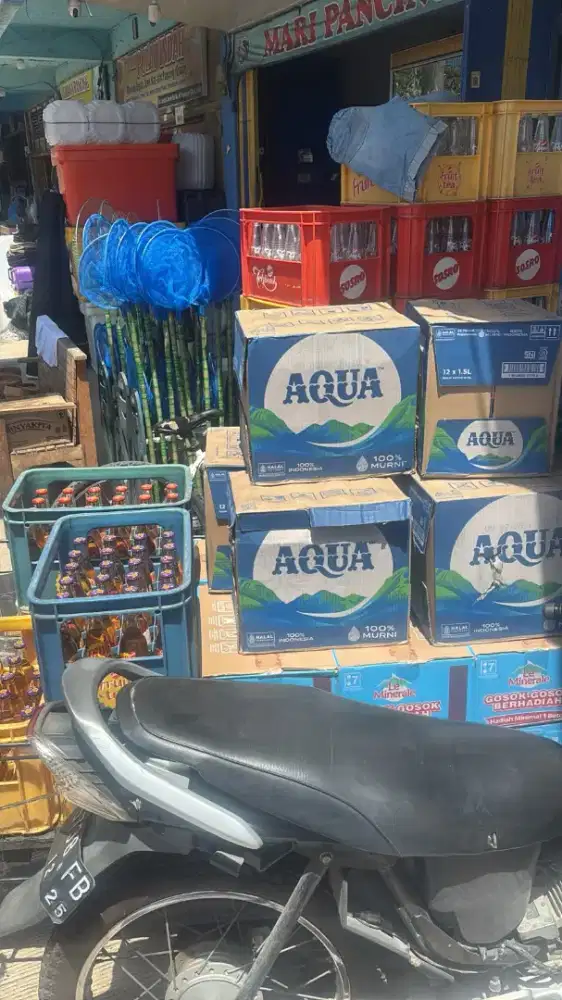 Driver + antar barang bergerak di minuman dan snack