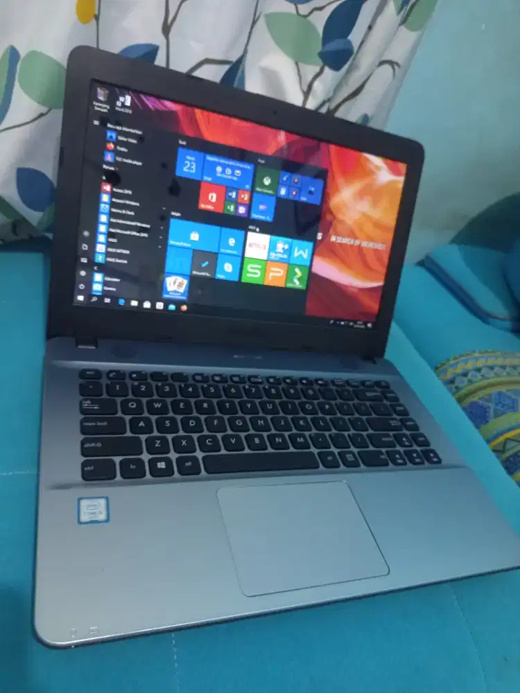 Laptop Asus X441U . Core i3 . Ram 4 gb /1TB .window 10