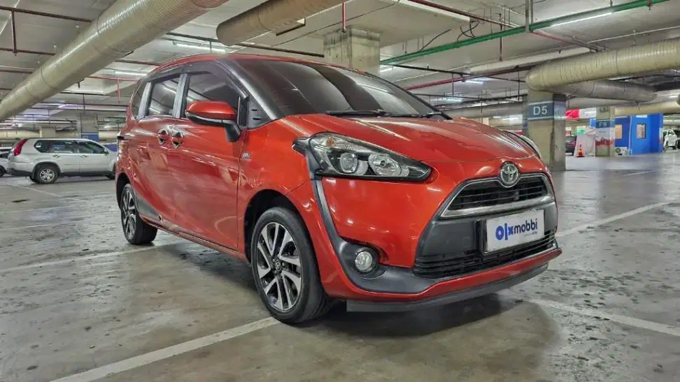 Toyota Sienta 1.5 V Bensin-AT 2017