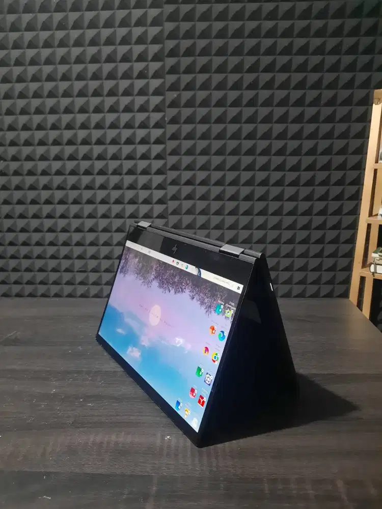 Laptop 2 in 1 Hybrid Premium HP Envy x360 Convertible Ryzen 7 3700U