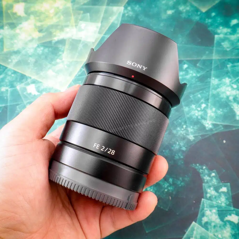 Sony FE 28mm F2. Fullset Mulus Sekali