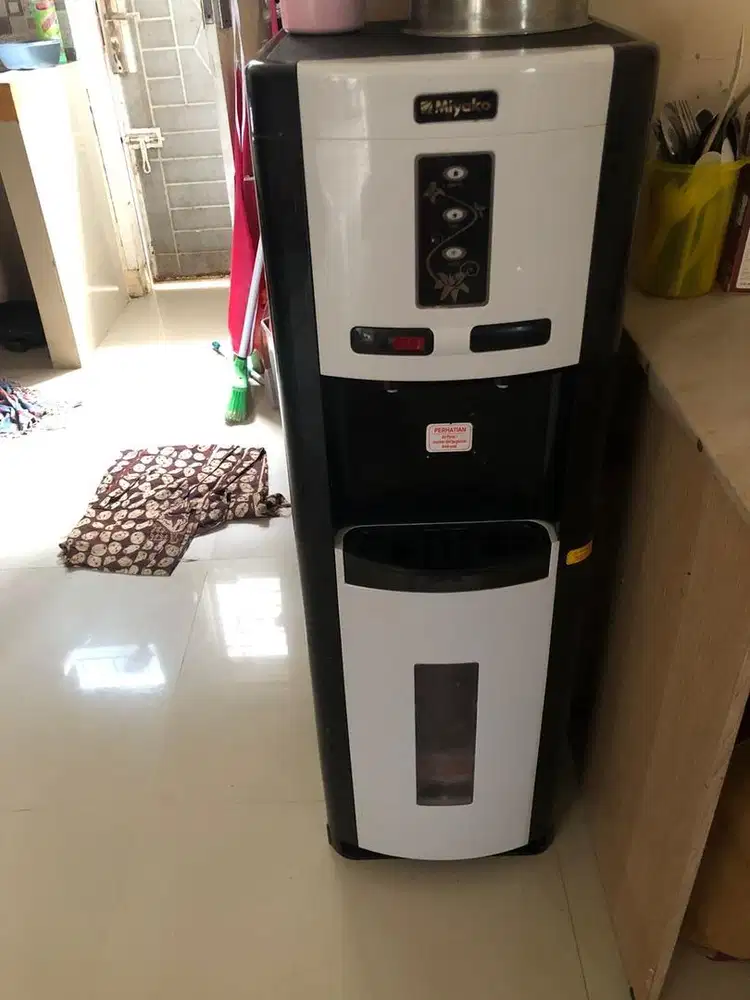 Dispenser air gapon bawah