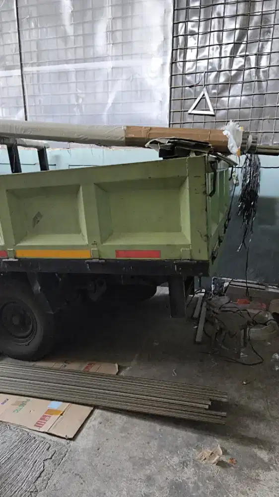 Dicari kerja serabutan/kenek + supir truck
