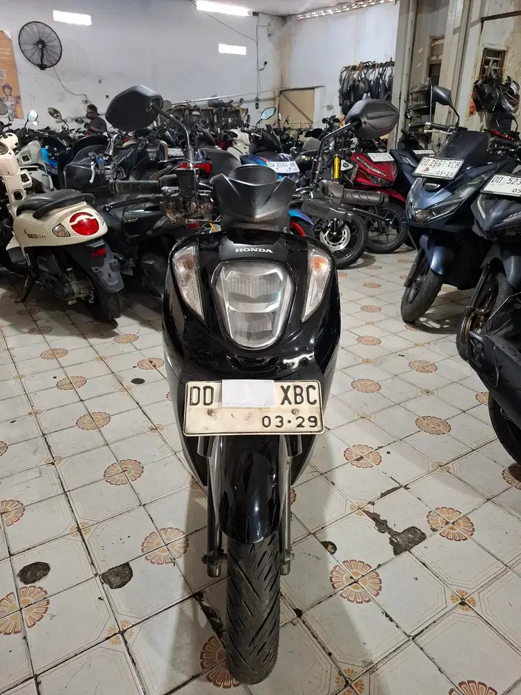 Honda Genio 2024 hitam