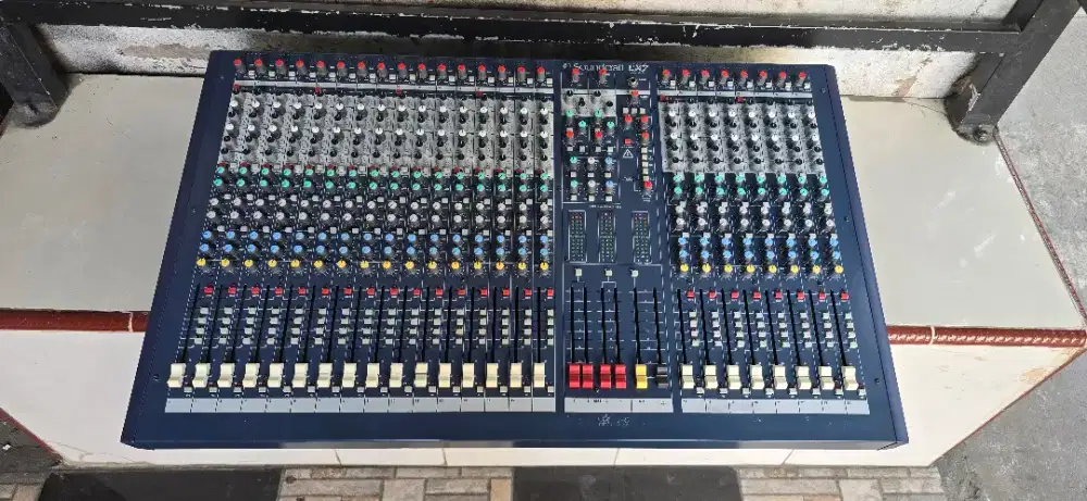 Mixer soundcraft LX7 24 cenel original mulus normal