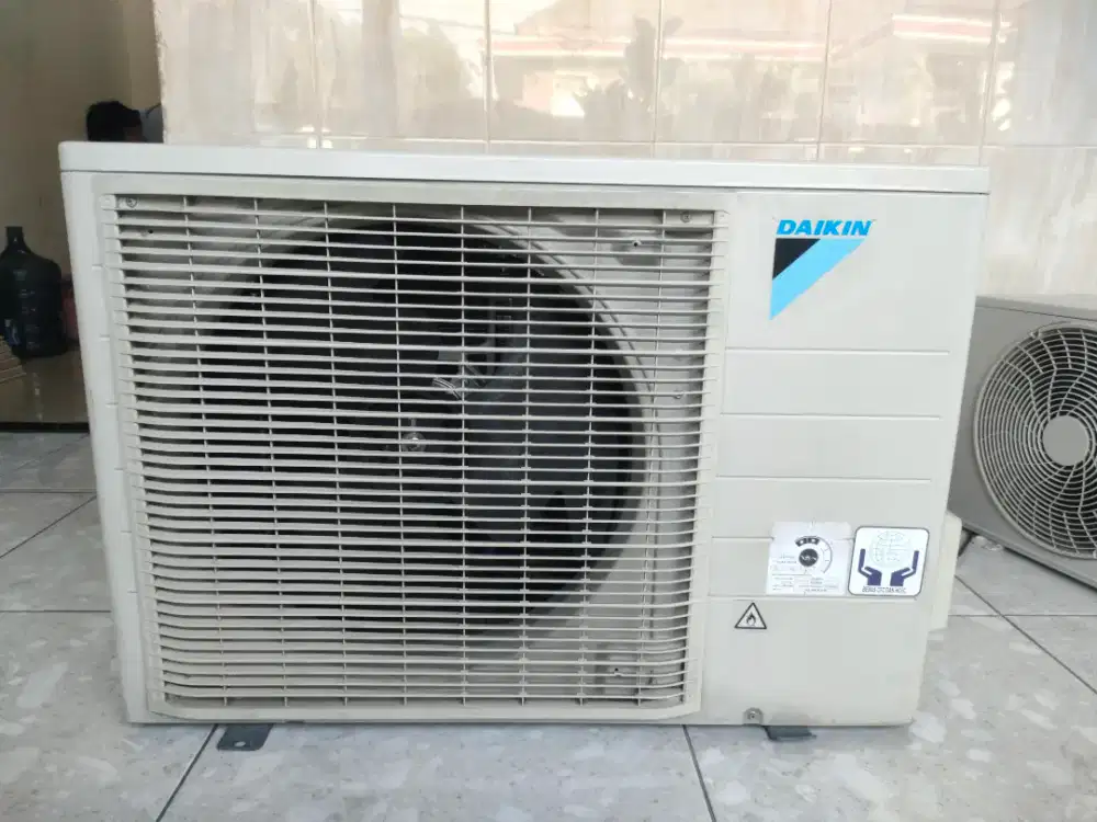 Outdoor Daikin Thailand 2 pk
