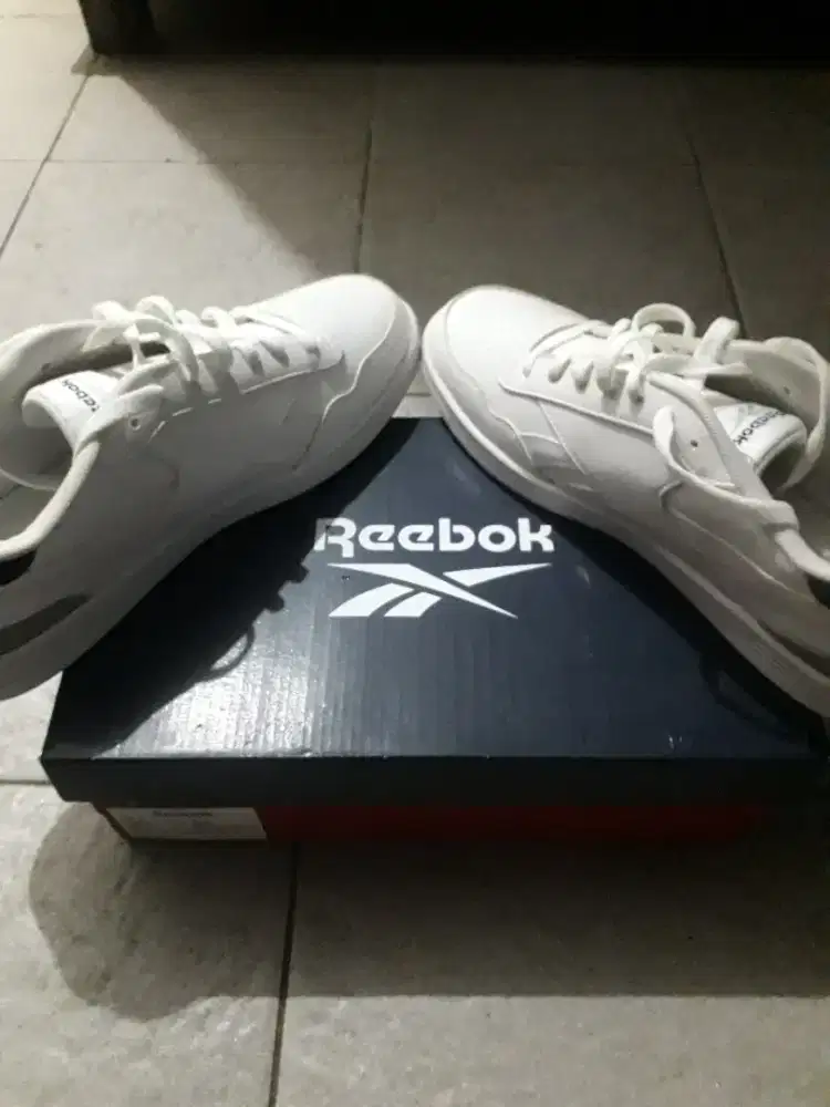 Sepatu pria Reebok original