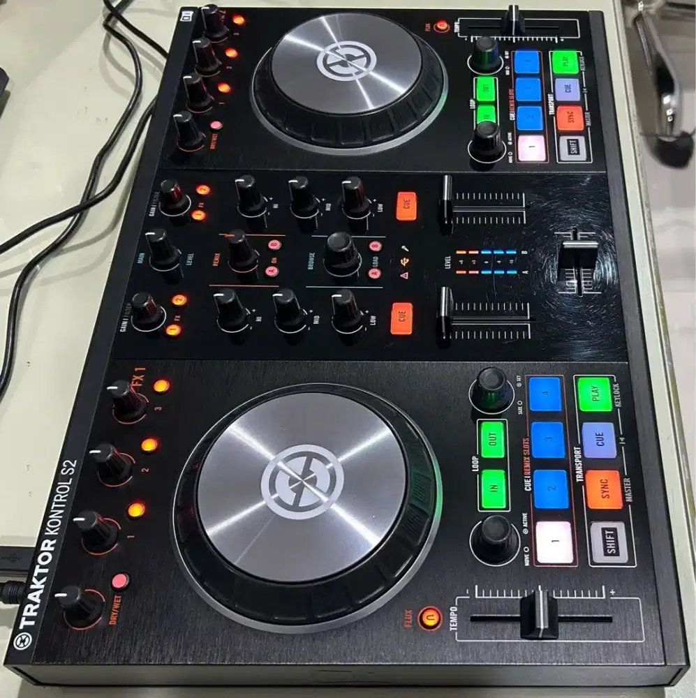 Dj controller Traktor Kontrol S2 MK2