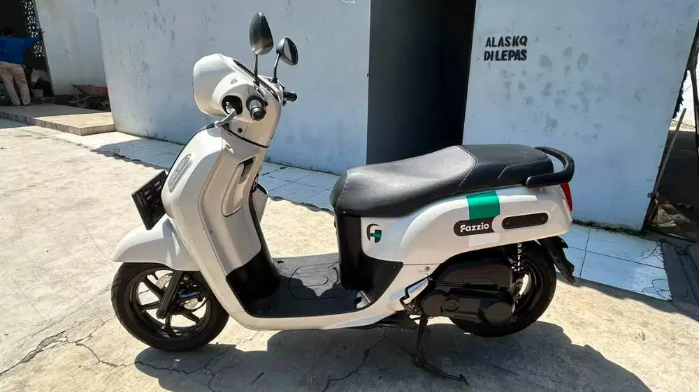 DIJUAL YAMAHA FAZZIO HYBRID 2022 – WHITE PEARL
