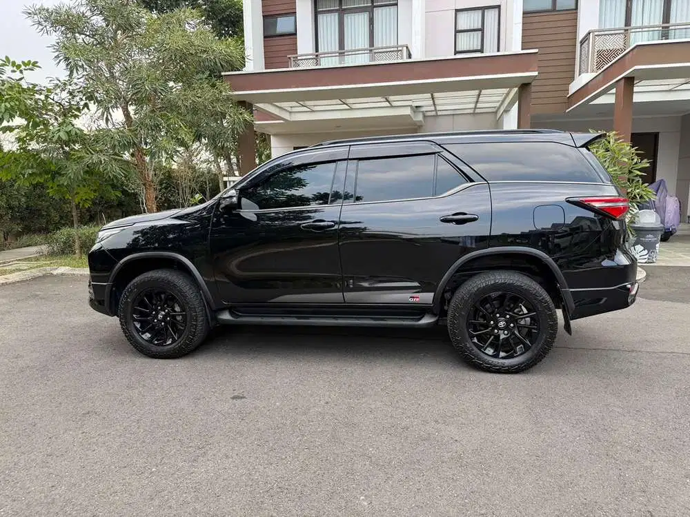 Toyota Fortuner VRZ GR sport 2,8 low km