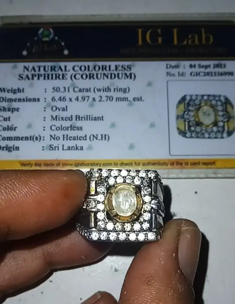Batu cincin permata safir white