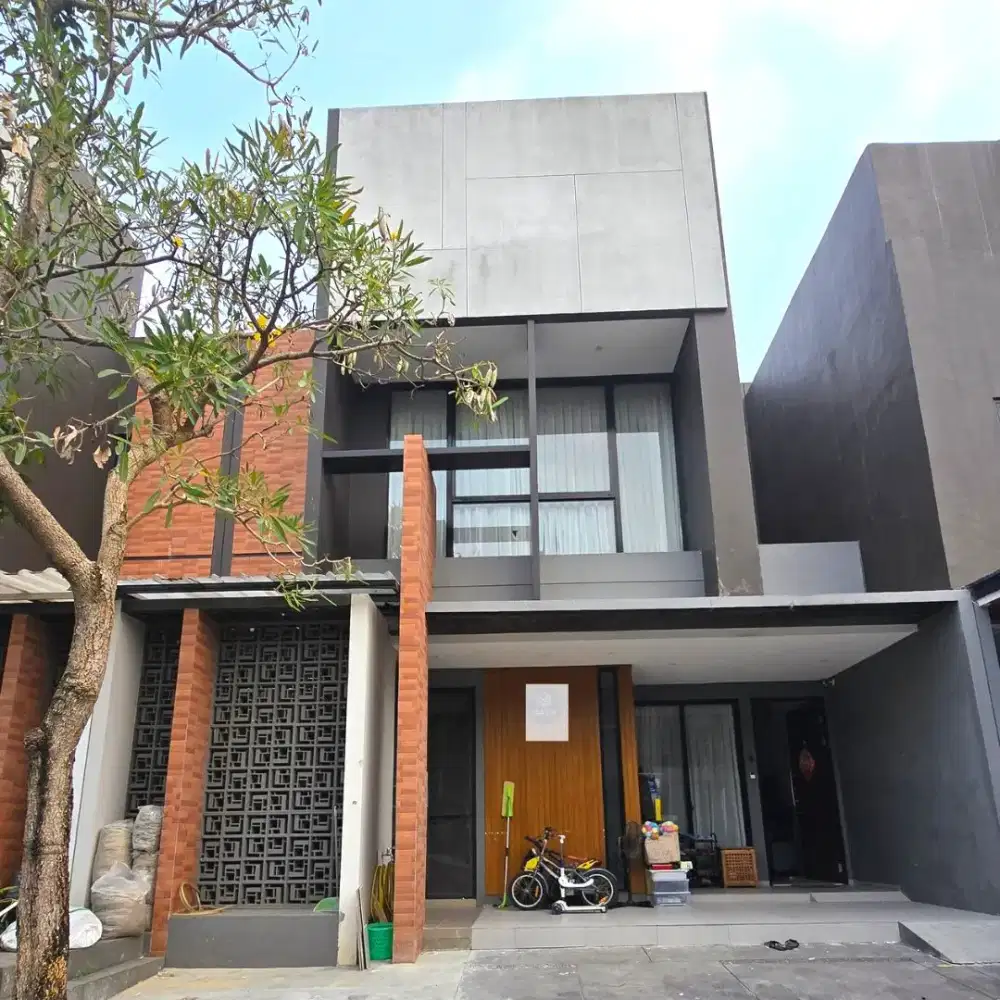 Rumah 2 lantai siap huni sudah renov di cluster Flavio Suvarna Sutera