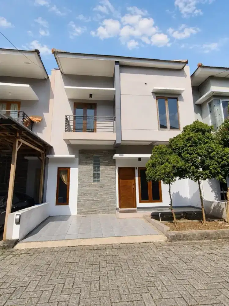 Rumah Bagus 2 lt Siap Huni di Cluster Mewah