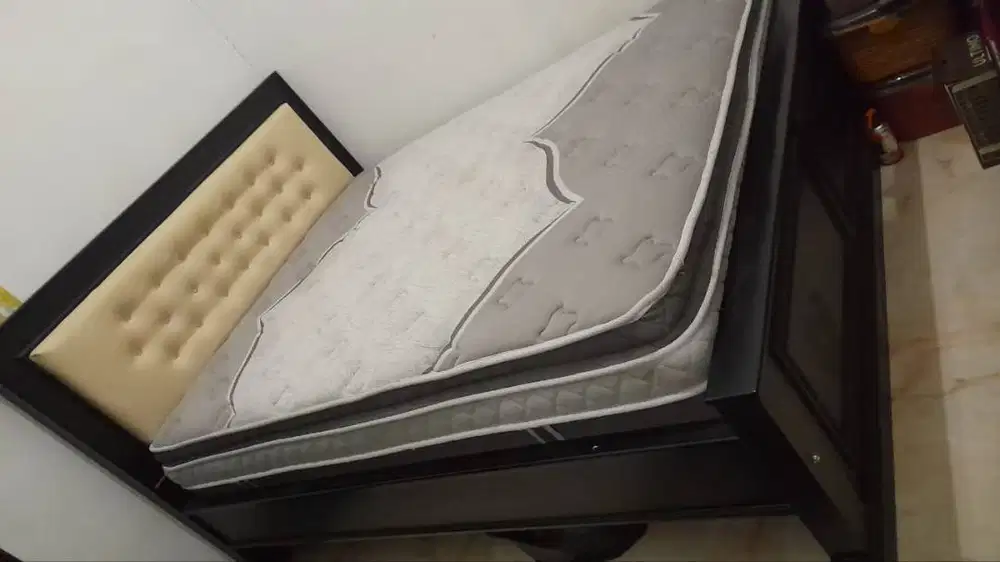 DIJUAL!!! SET ISIAN KAMAR TIDUR BAHAN FULL KAYU KORMIS