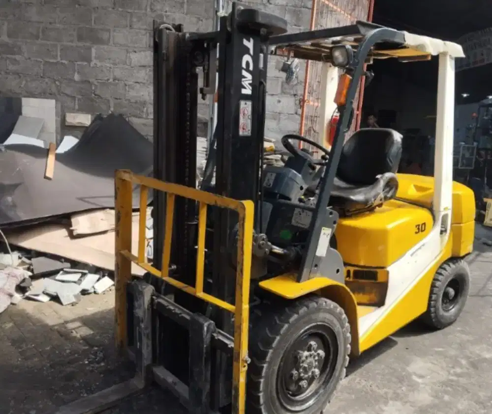Forklift TCM 3 Ton 2008 Kondisi Prima