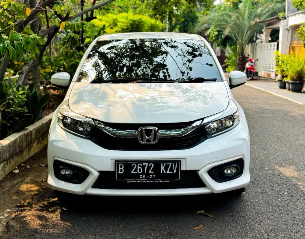 Brio E CVT AT 2022 putih
