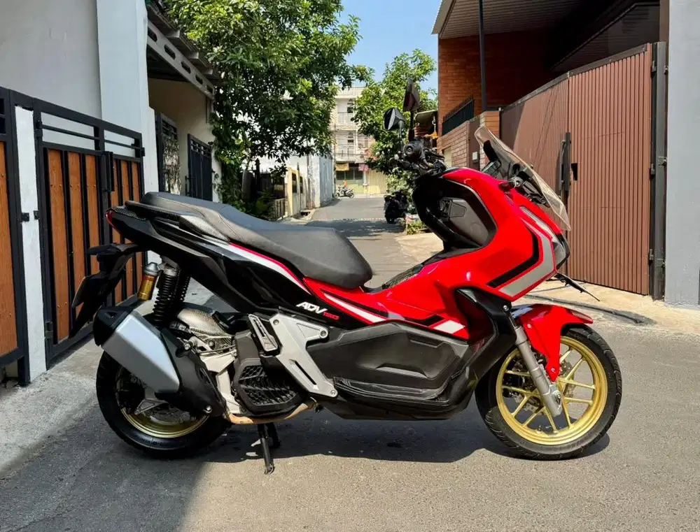 Honda ADV 150 CBS ISS Keyless MULUSSS Pajak Hidup Surat Lengkap