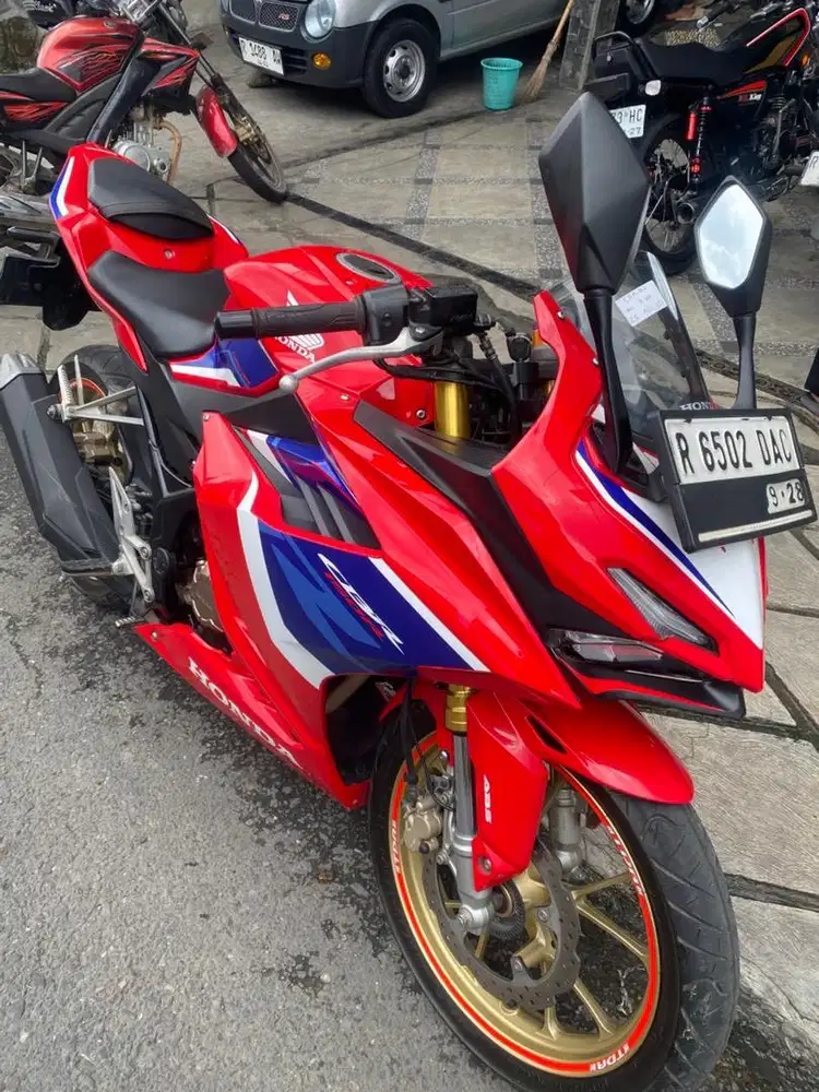 CBR 150 R TIPE ABS
