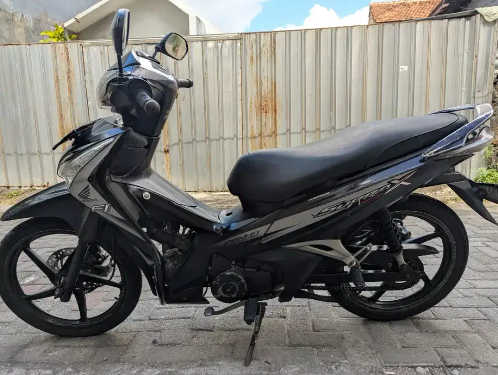 Honda Supra X 125 FI Tahun 2012 - Hitam