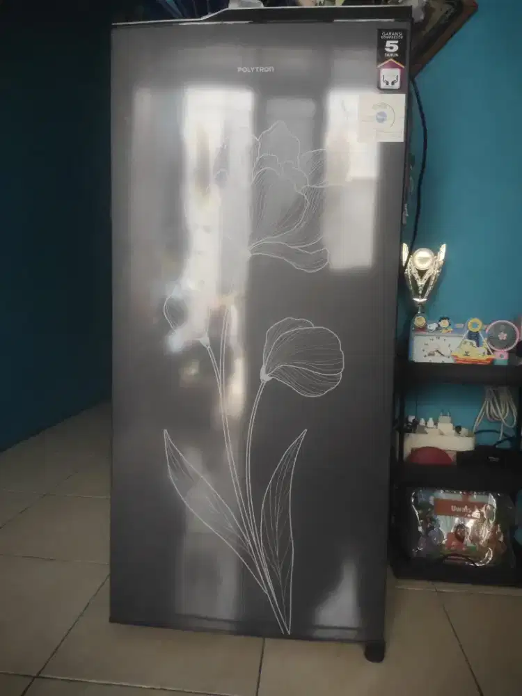 Polytron kulkas 1 pintu