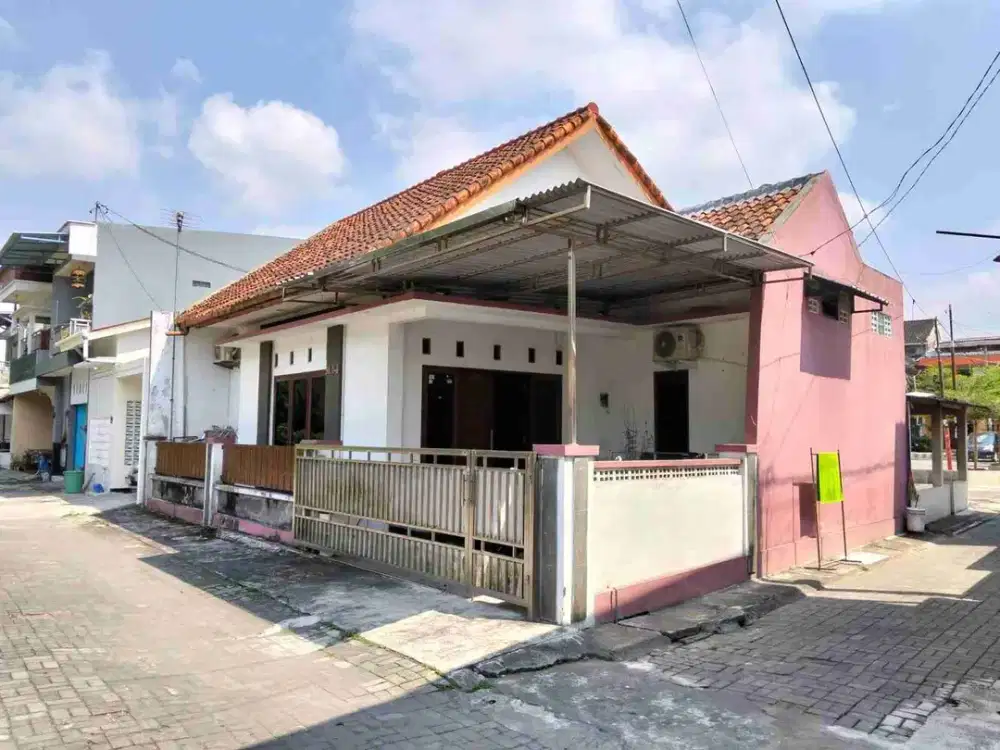 Rumah Dalam Perumahan Sleman, Lokasi Starategis - Er