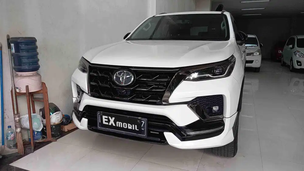 Toyota Fortuner 2.8 GR SPORT A/T 2022