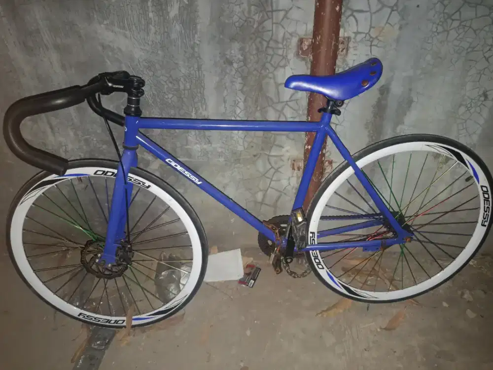 SEPEDA BIRU FIXIE