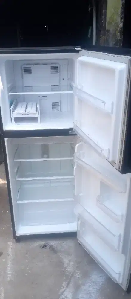 Kulkas 2 pintu panasonik