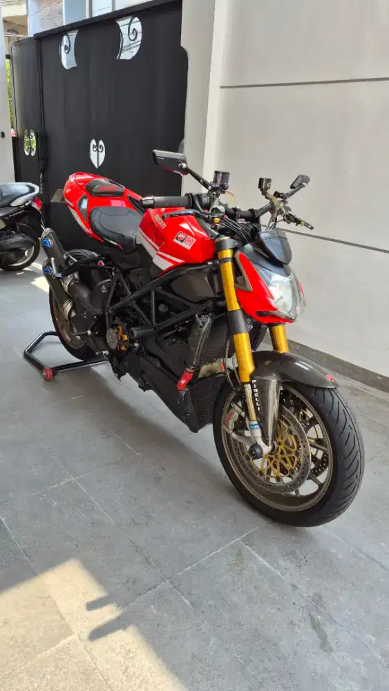 Ducati streetfighter 1098s 2012 paper