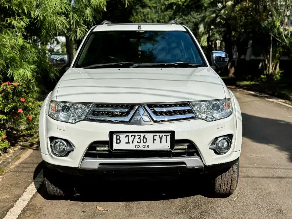 Pajero Dakar VGT 4x2 AT 2014 putih