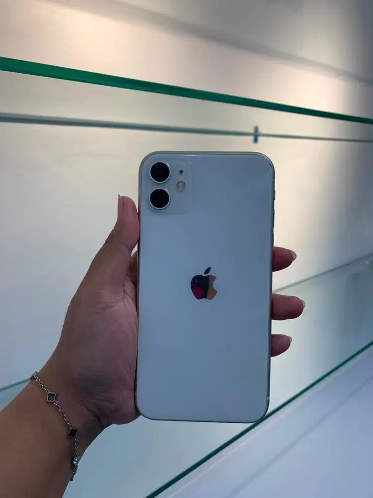 iphone 11 64gb fullset normal no minus tinggal pakai
