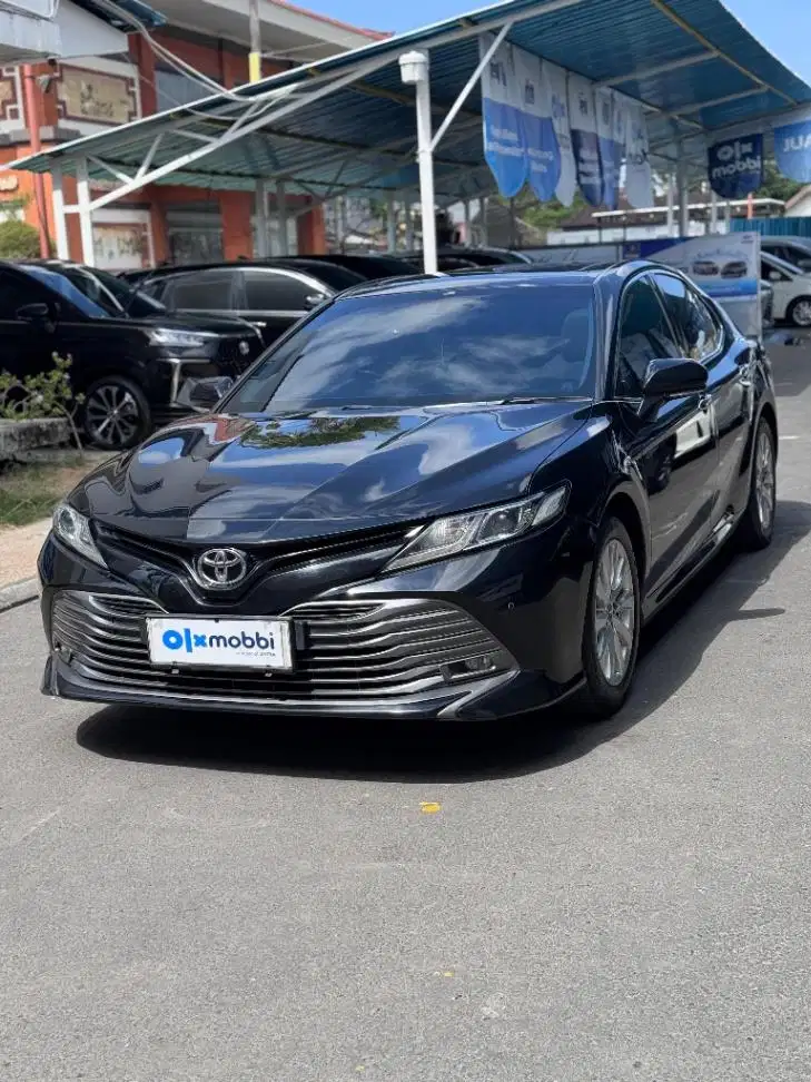 Toyota Camry 2.5 V Bensin AT 2019 Hitam (SK)