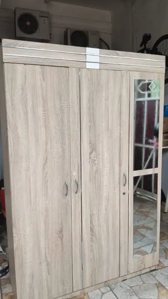 Lemari kayu bagus