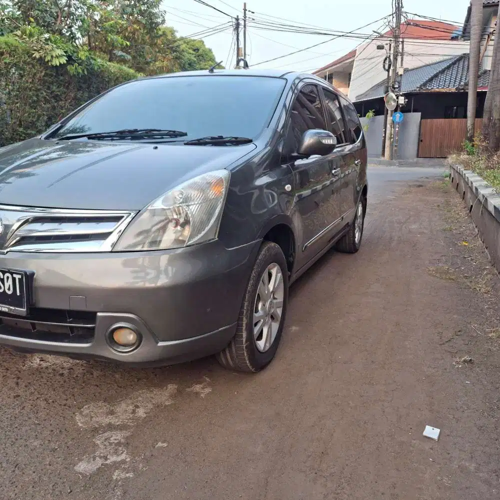 Nissan Grand livina 2011 Bensin