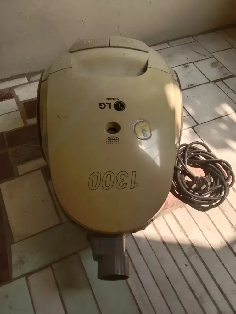 Vaccum Cleaner (Penyedot Debu)