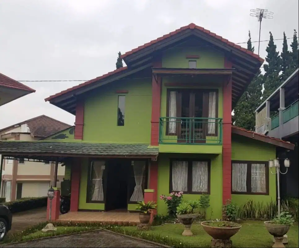 Rumah di Komplek Villa Istana Bunga Parongpong lembang bandung