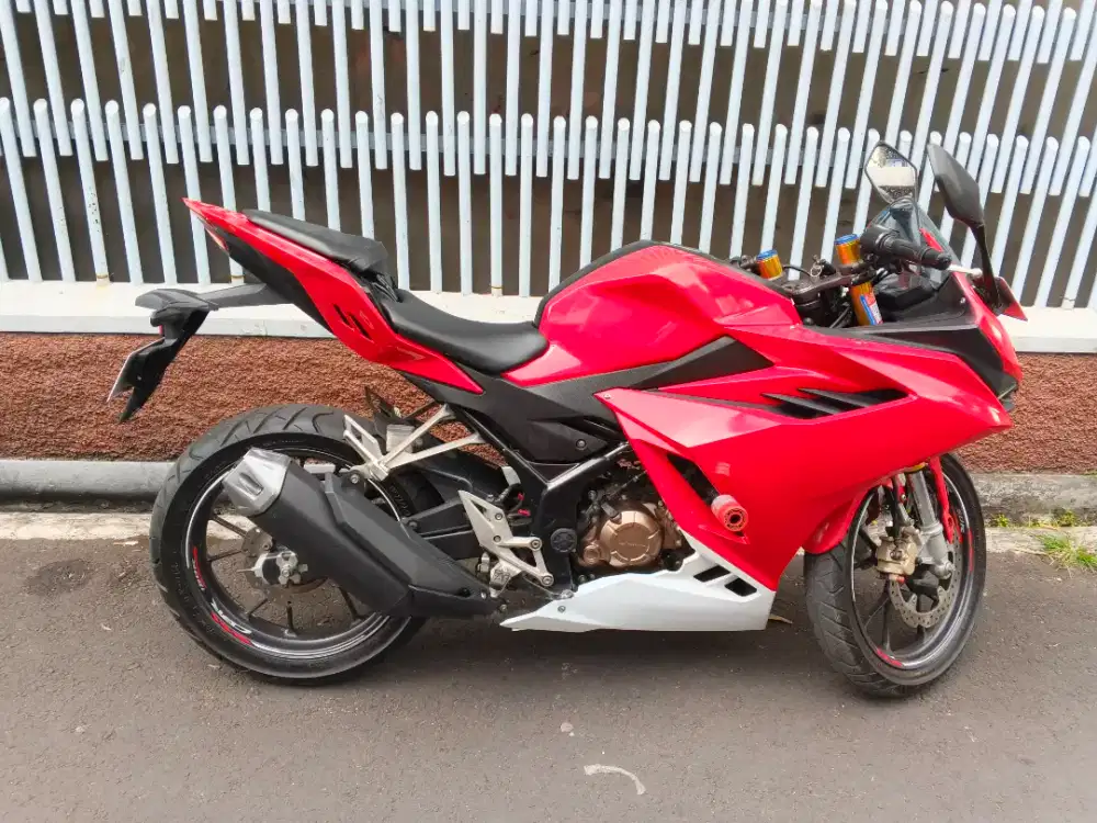 JUAL CEPAT Honda CBR150R New 2023, plat DA (Banjar Masin) Mulusss...