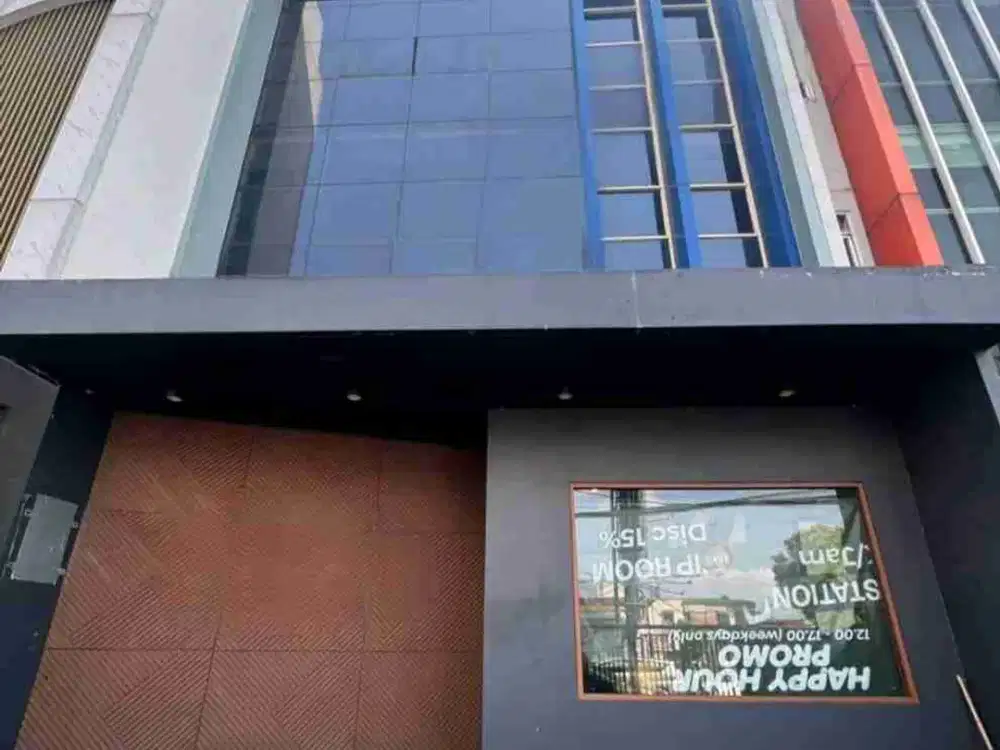 gedung 3,5 lantai di jatiwaringin bekasi selatan