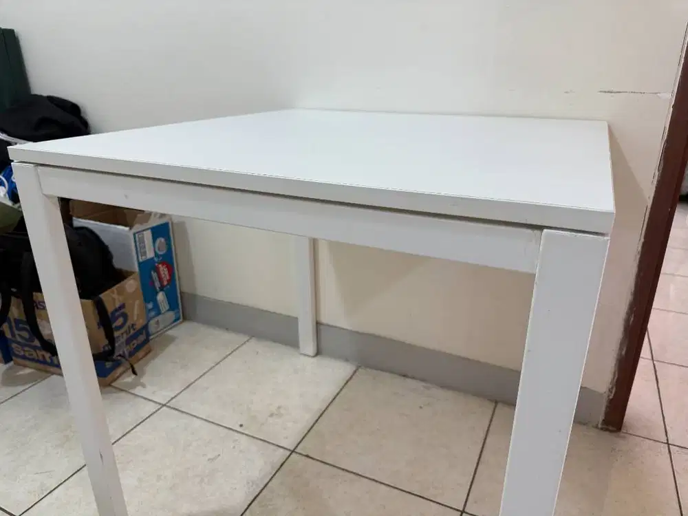 Jual Meja IKEA VIHALS Putih 74x74 cm - Kondisi Terawat