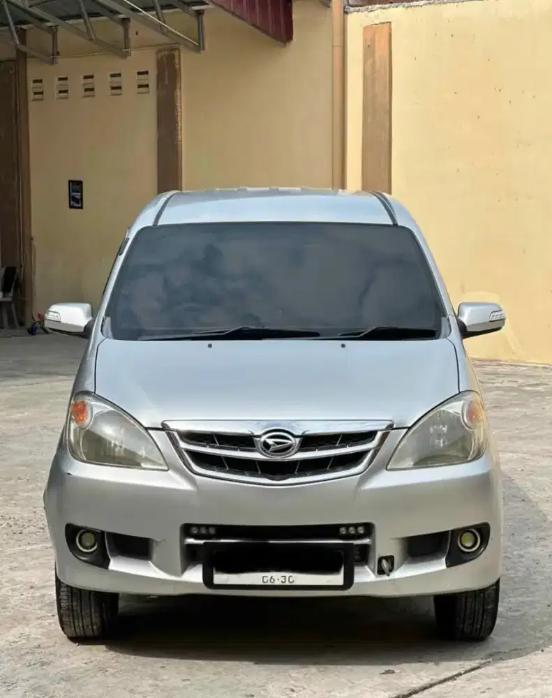 Daihatsu xenia Xi silver bensin metic tahun 2011