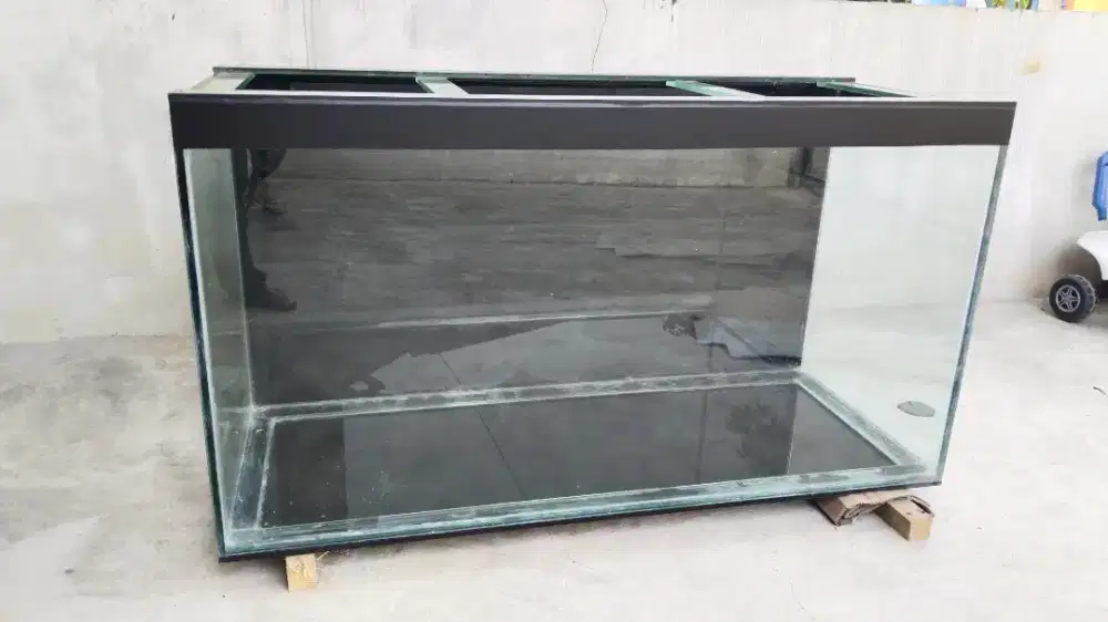Aquarium ukuran 145×60×80cm tebal kaca 12mili