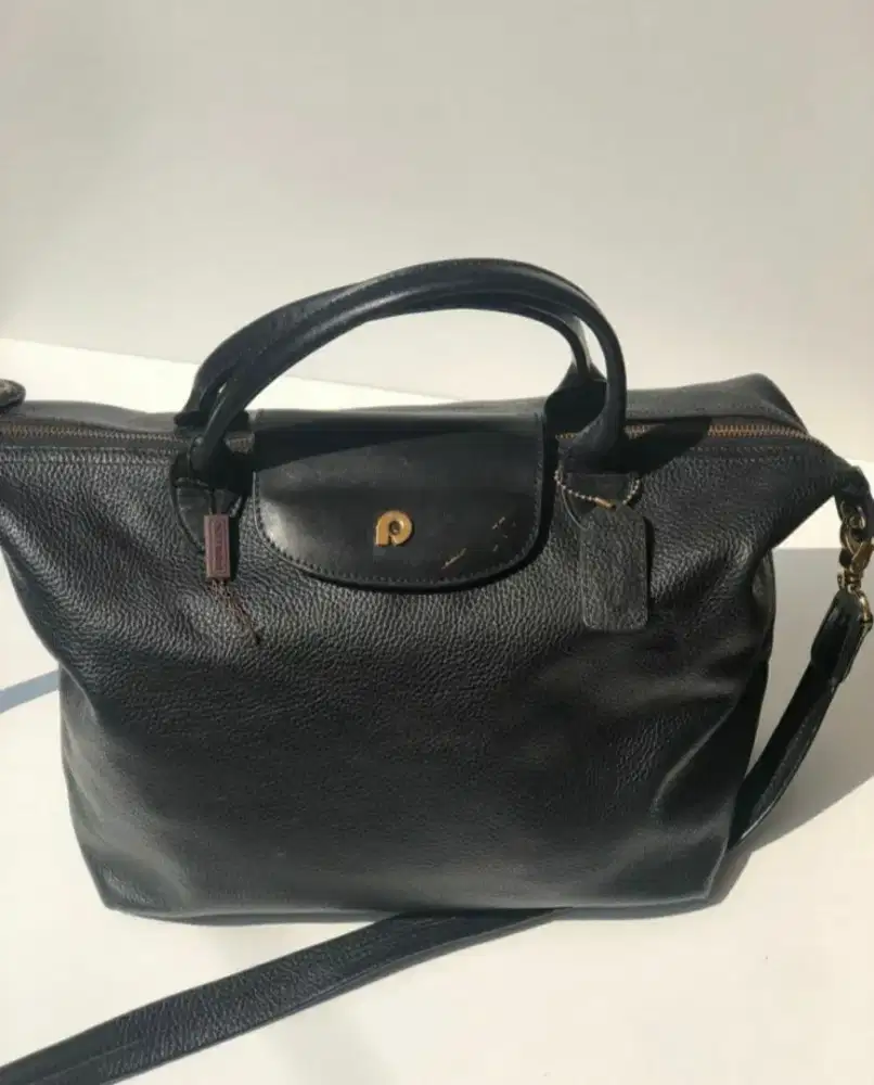 Tas papillon hitam