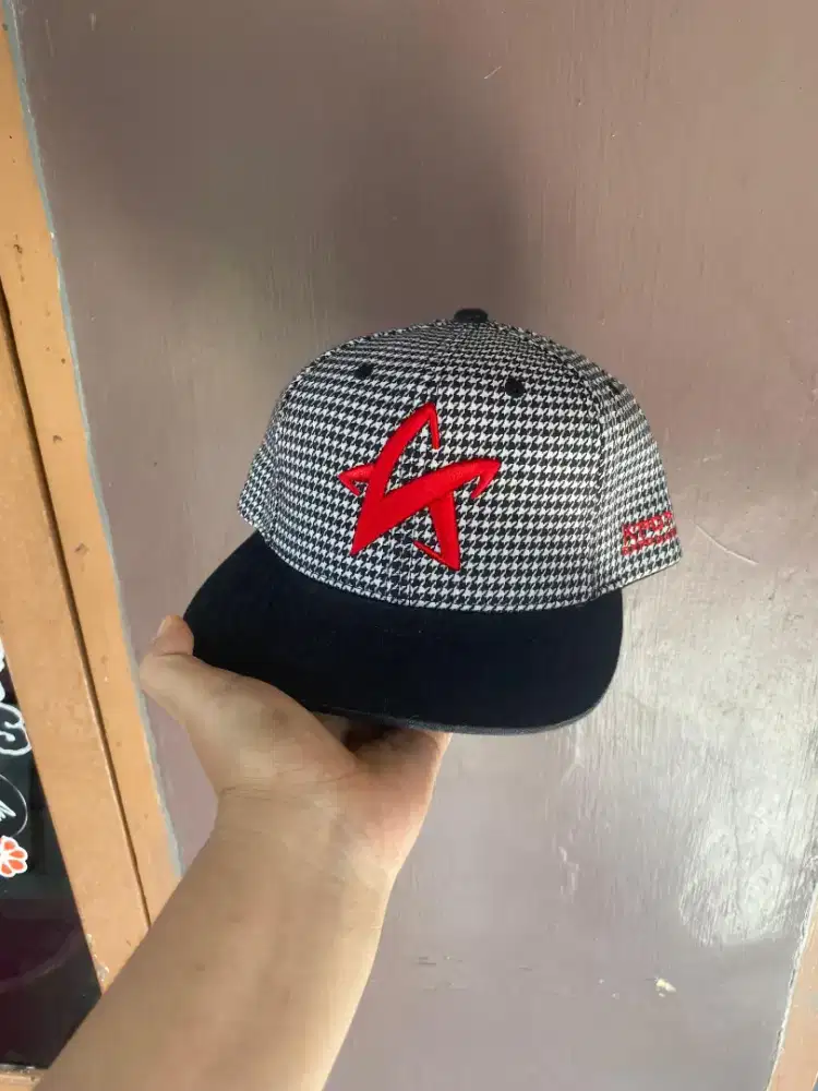 Topi monja second