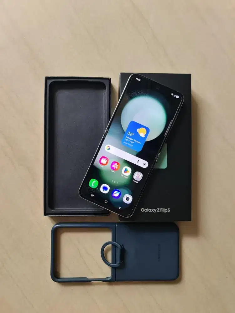 Samsung Z Flip 5 8/256Gb