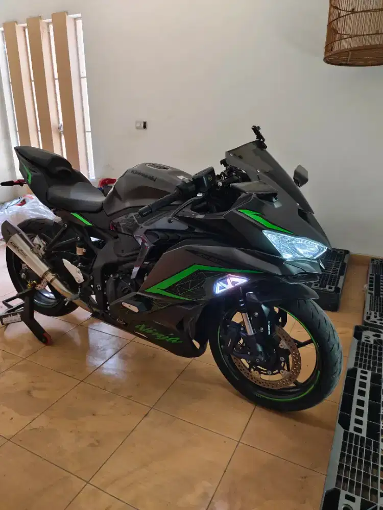 Kawasaki ZX-25 ABS 2023 Grey