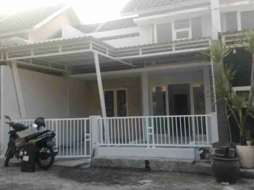 DIJUAL RUGI RUMAH BARU RENOVASI DI GREEN LAKE WONOREJO