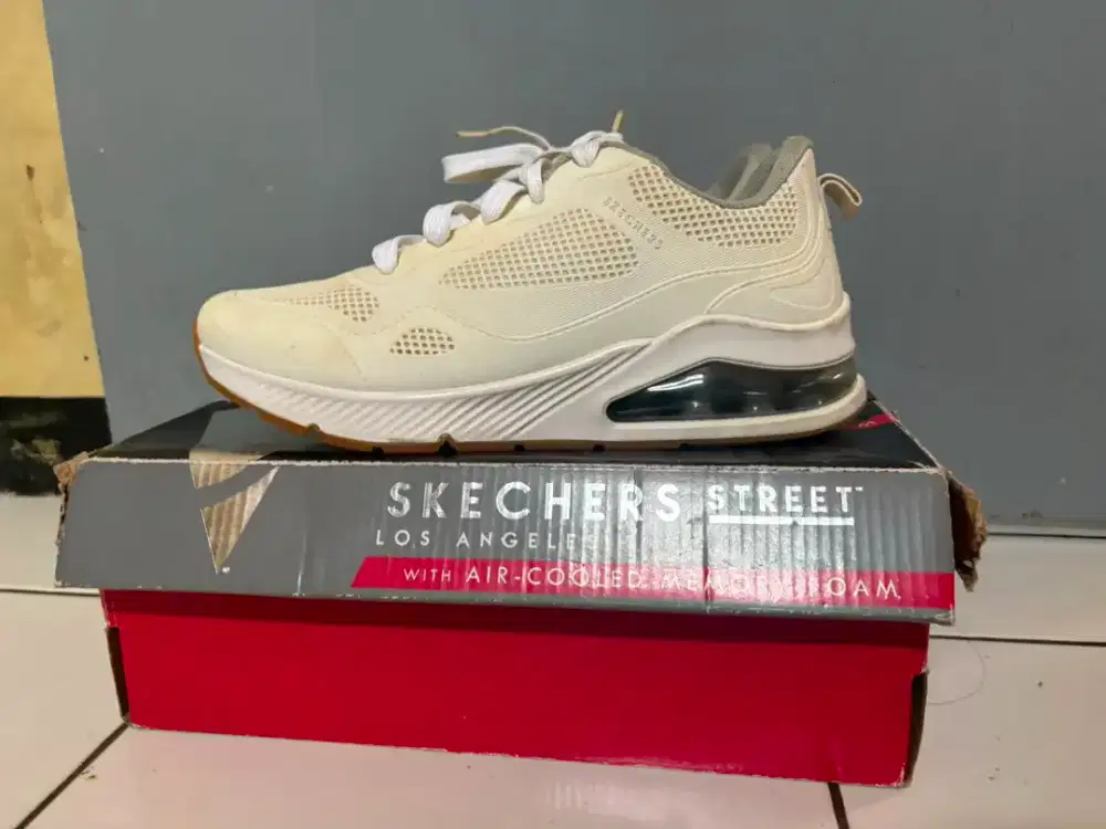 Sepatu Skechers type Neo 2 ukuran 41