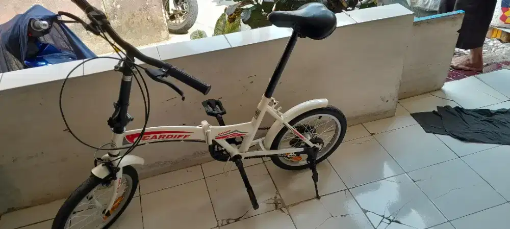 Seleda Lipat Genio R16 Putih