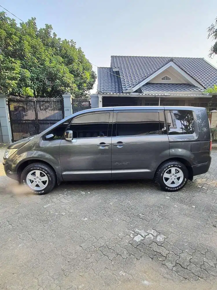Jual Cepat !! Mitsubishi Delica matic 2014 Bensin